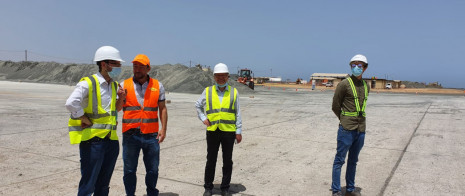 PDG de Colas visite l'aéroport de Saint-Louis